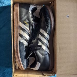 SAMBA CLASSIC (sold on Depop)